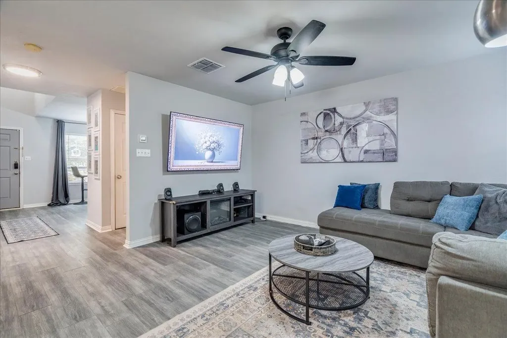 148 Buttercup Way Kyle TX 78640
