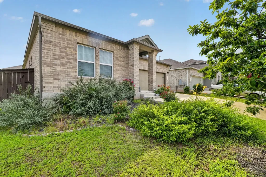 1301 Blackhaw Lane Leander TX 78641