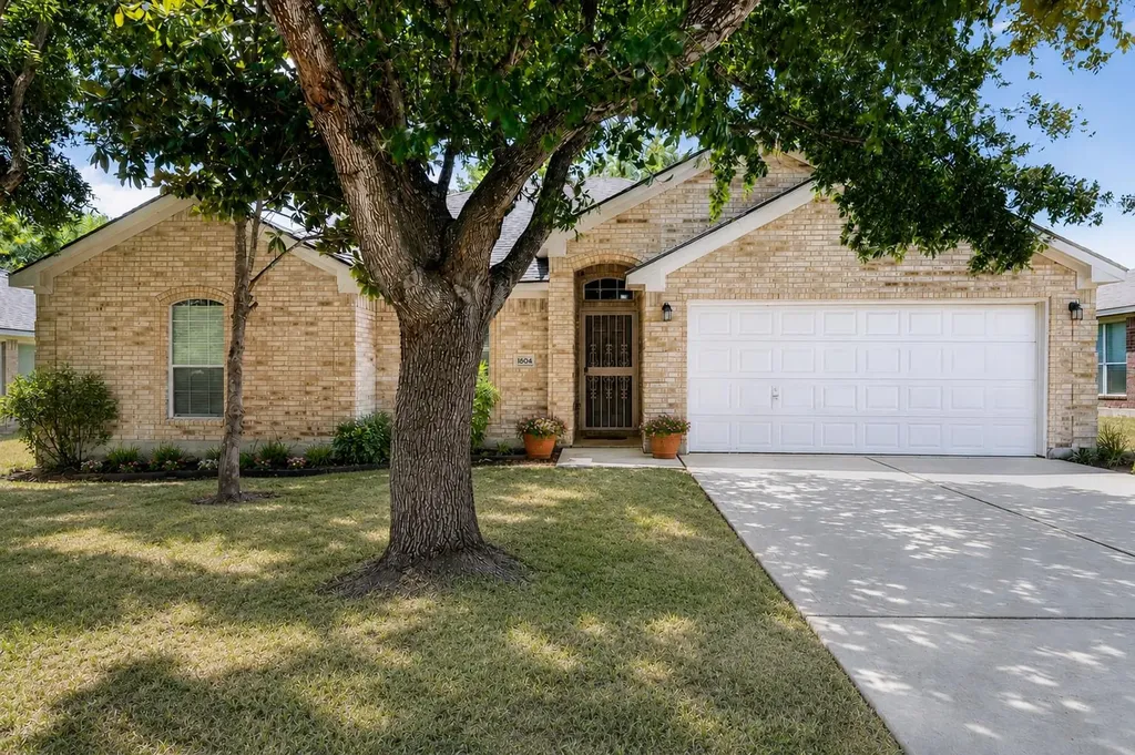 1604 Prickly Pear Street Lockhart TX 78644
