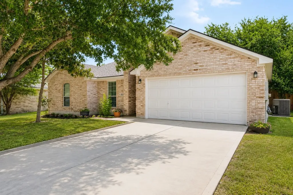 1604 Prickly Pear Street Lockhart TX 78644