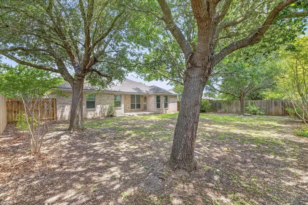 1604 Prickly Pear Street Lockhart TX 78644