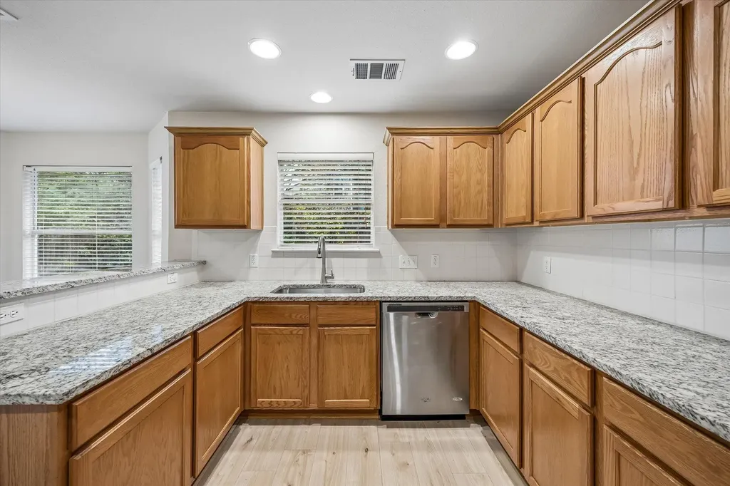 704 Fort Clark Cove Austin TX 78745