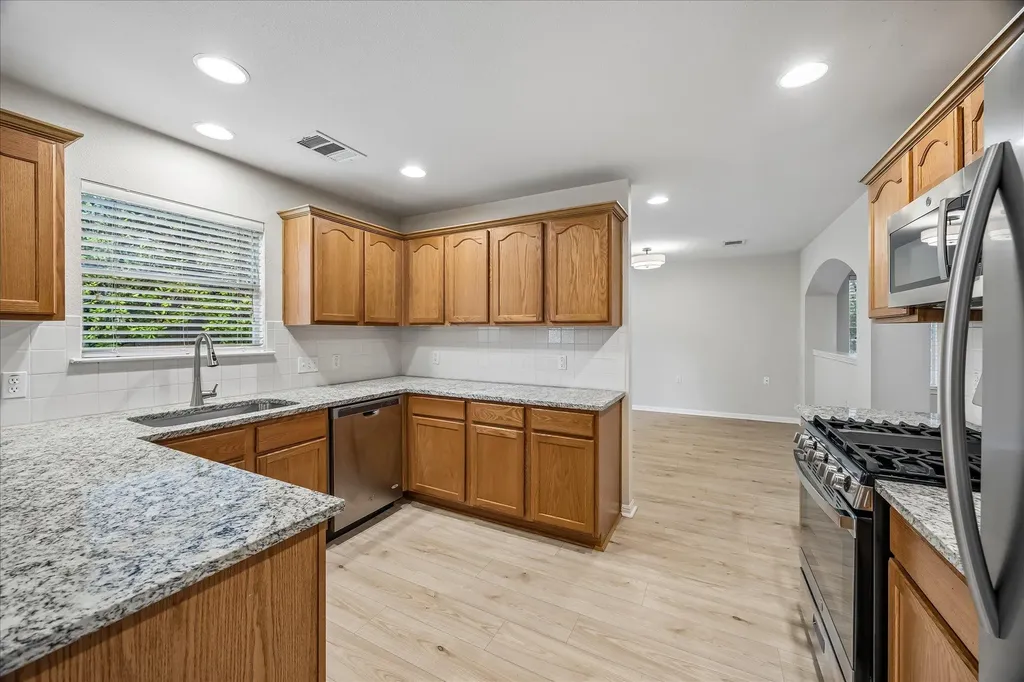 704 Fort Clark Cove Austin TX 78745