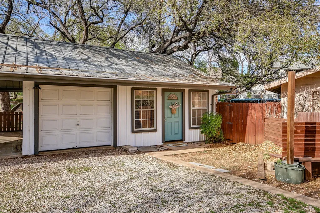 611 Thurman Circle Kingsland TX 78639