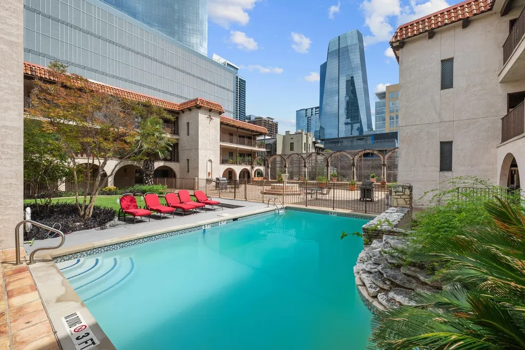 505 W 7th Street Austin TX 78701