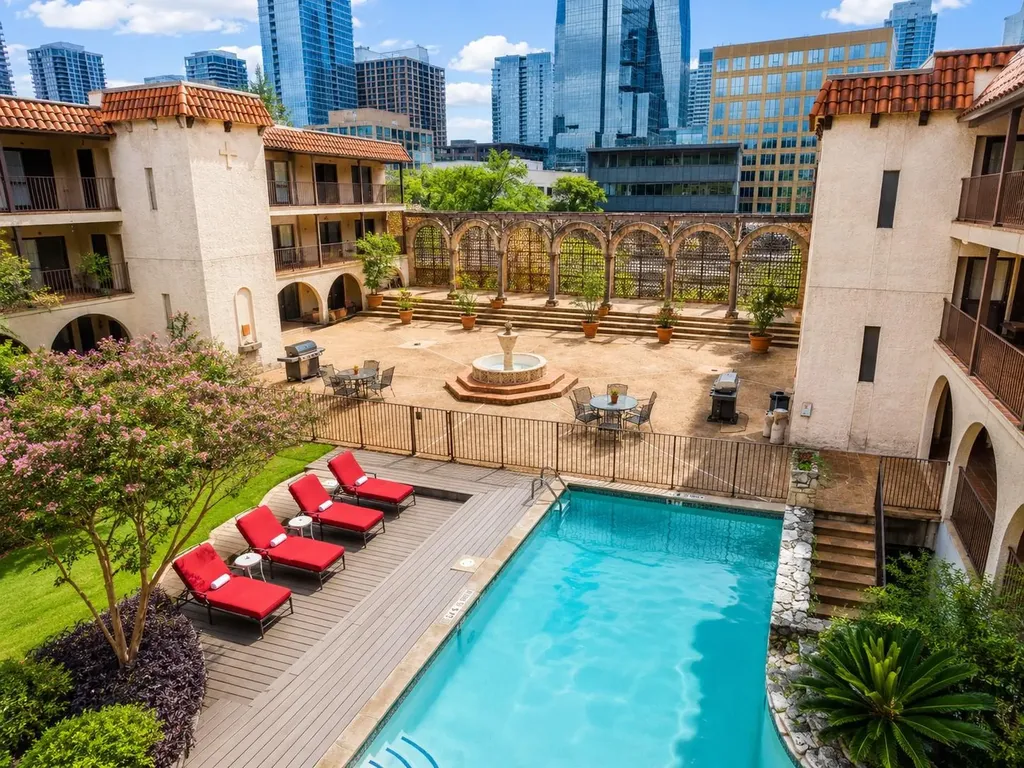 505 W 7th Street Austin TX 78701