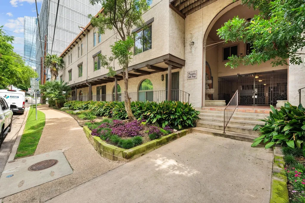 505 W 7th Street Austin TX 78701