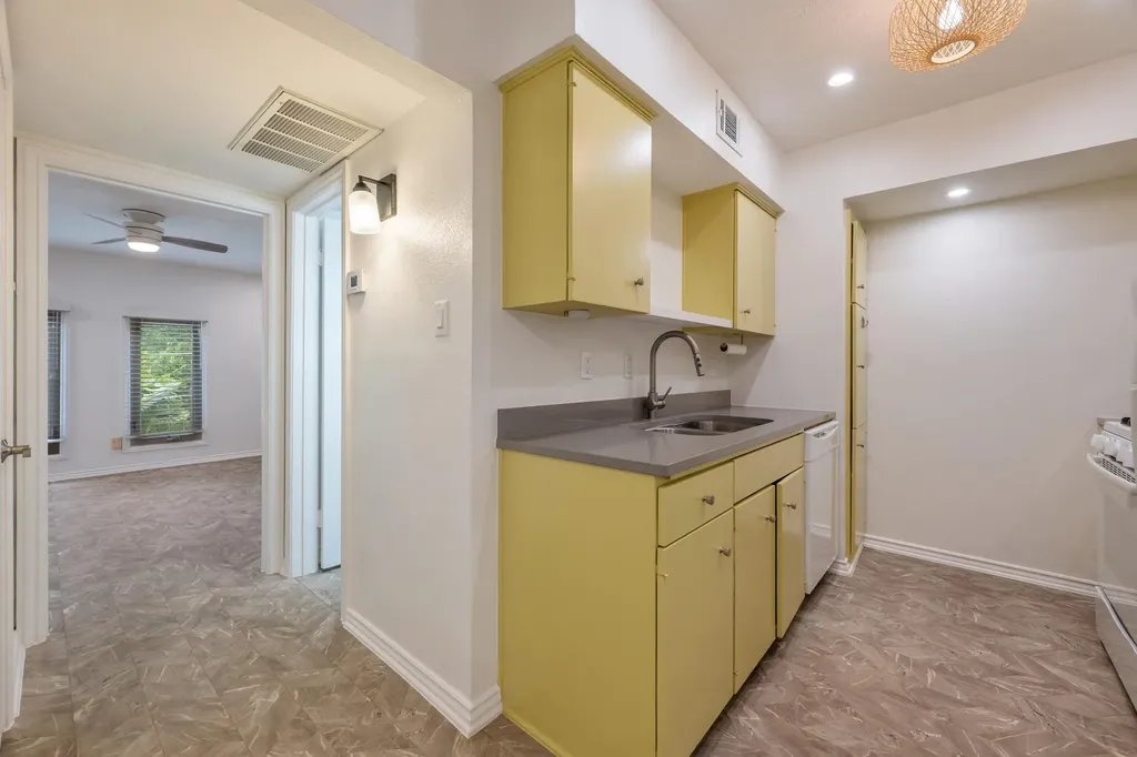 505 W 7th Street Austin TX 78701