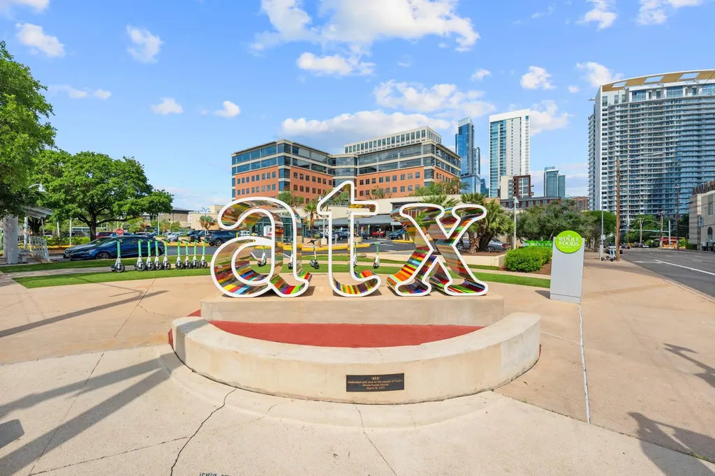 505 W 7th Street Austin TX 78701