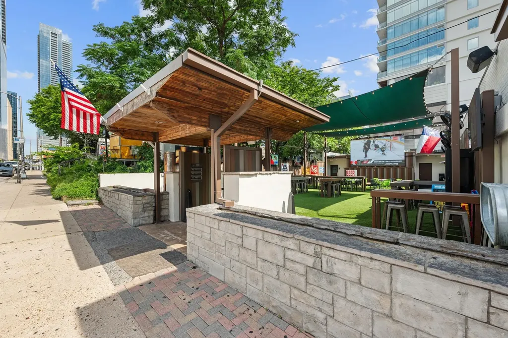 505 W 7th Street Austin TX 78701