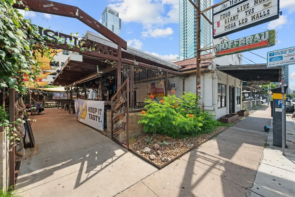 505 W 7th Street Austin TX 78701