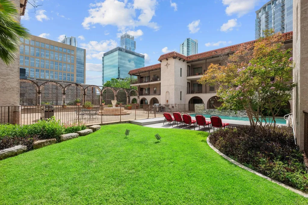 505 W 7th Street Austin TX 78701