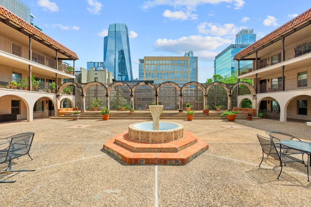 505 W 7th Street Austin TX 78701