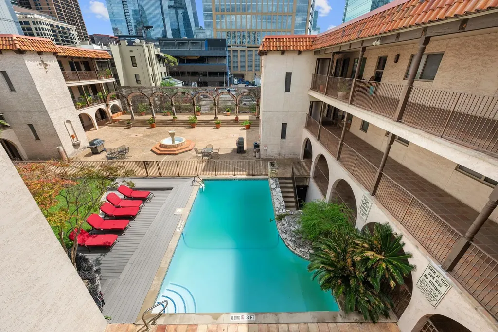 505 W 7th Street Austin TX 78701