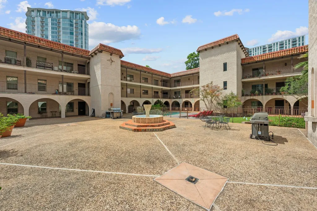 505 W 7th Street Austin TX 78701