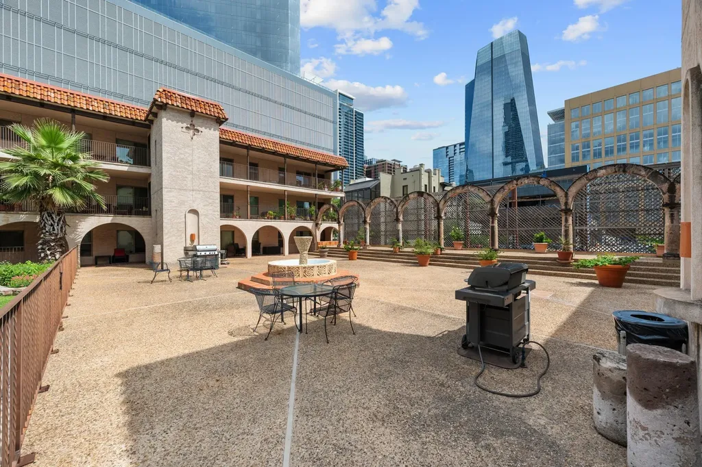 505 W 7th Street Austin TX 78701
