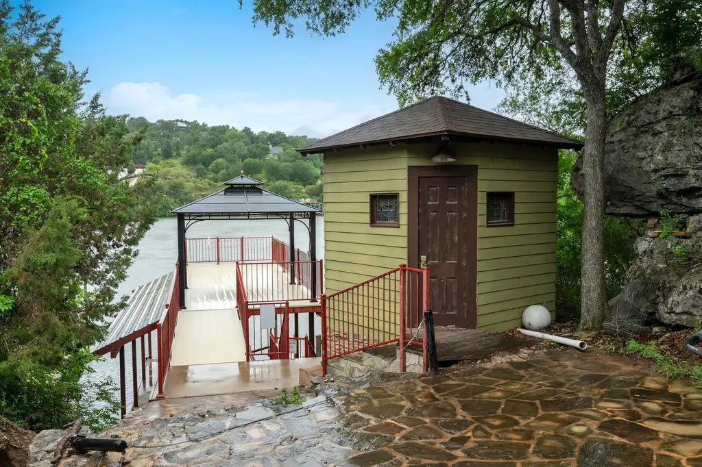 401 Crestview Drive Marble Falls TX 78654
