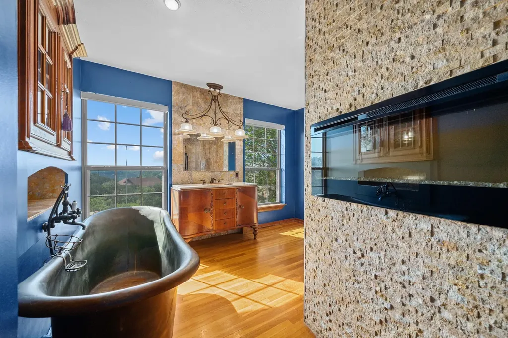 401 Crestview Drive Marble Falls TX 78654