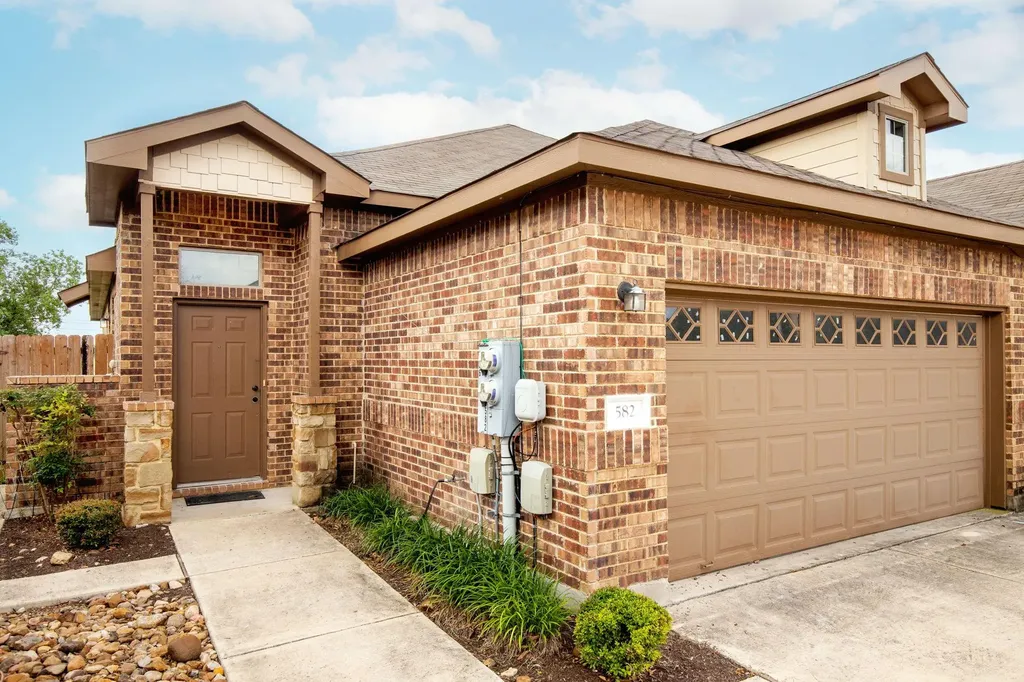 586 Creekside Circle New Braunfels TX 78130