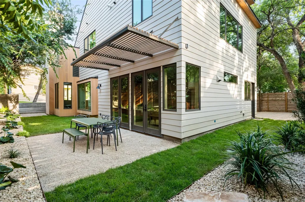 1102 Charlotte Street Austin TX 78703