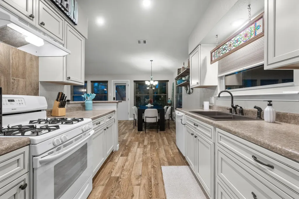 805 Angleton Cove Austin TX 78748