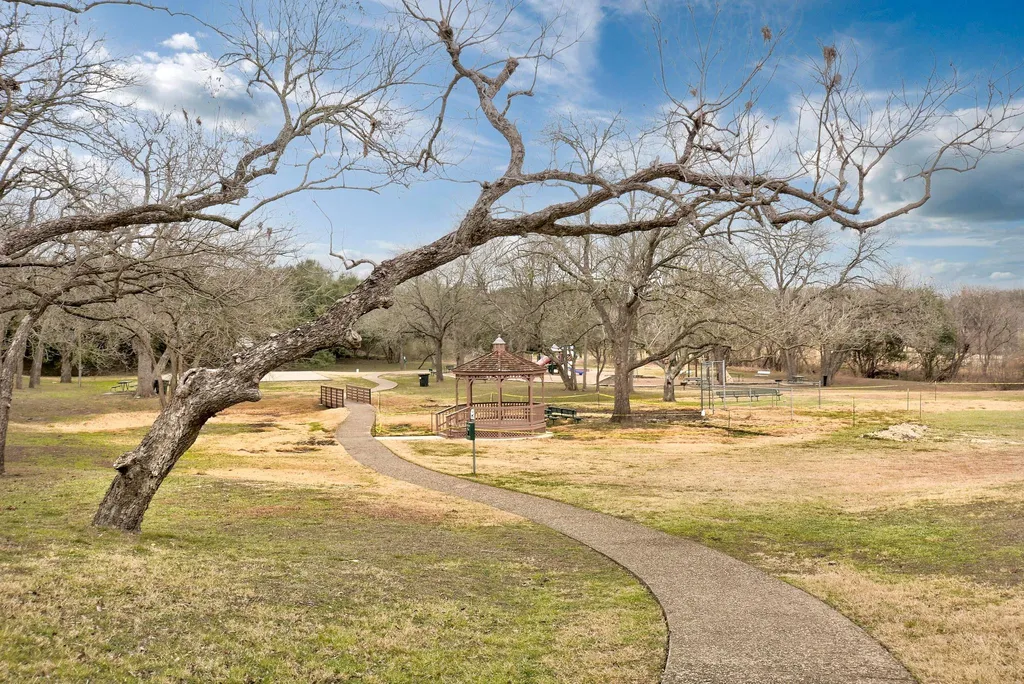 4801 Interlachen Lane Austin TX 78747