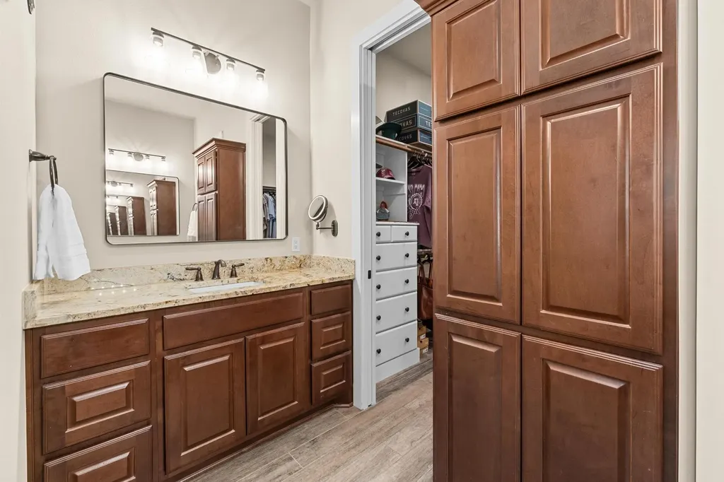 337 Golden Eagle Lane Dripping Springs TX 78620