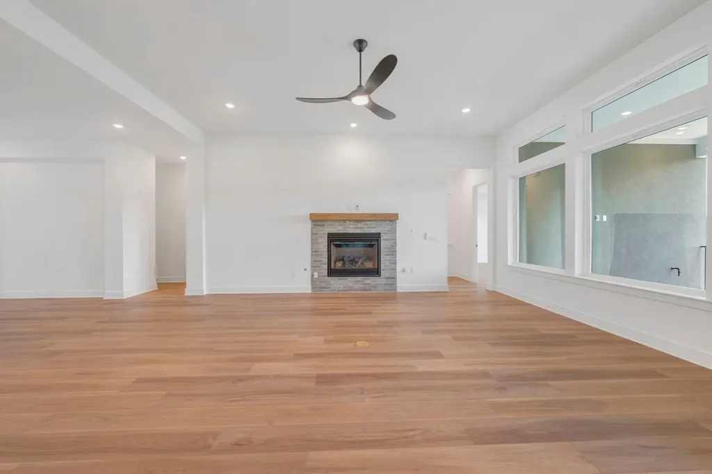 438 Rees Landing Road Spicewood TX 78669