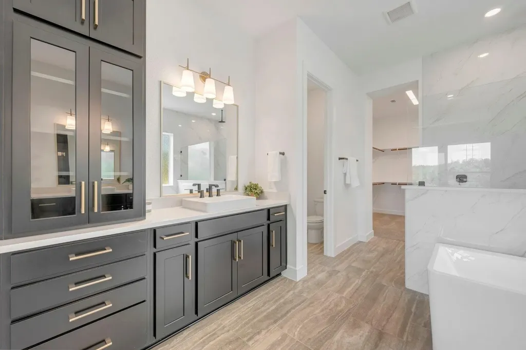438 Rees Landing Road Spicewood TX 78669