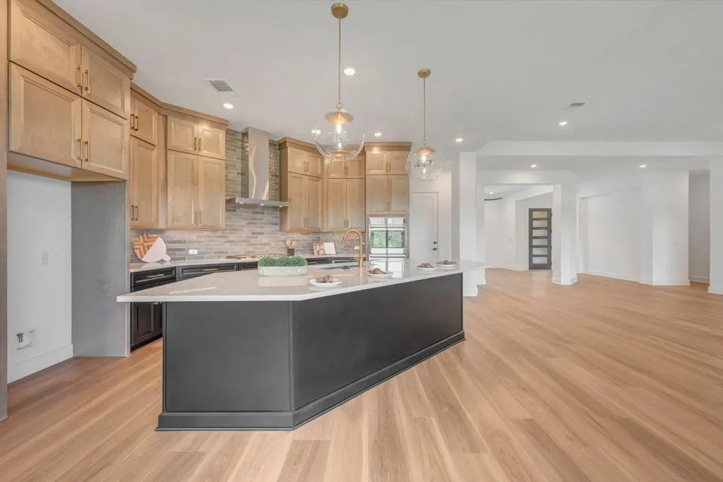438 Rees Landing Road Spicewood TX 78669