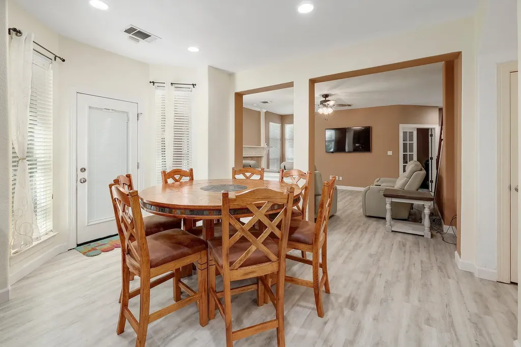 2129 Clear Lake Place Round Rock TX 78665