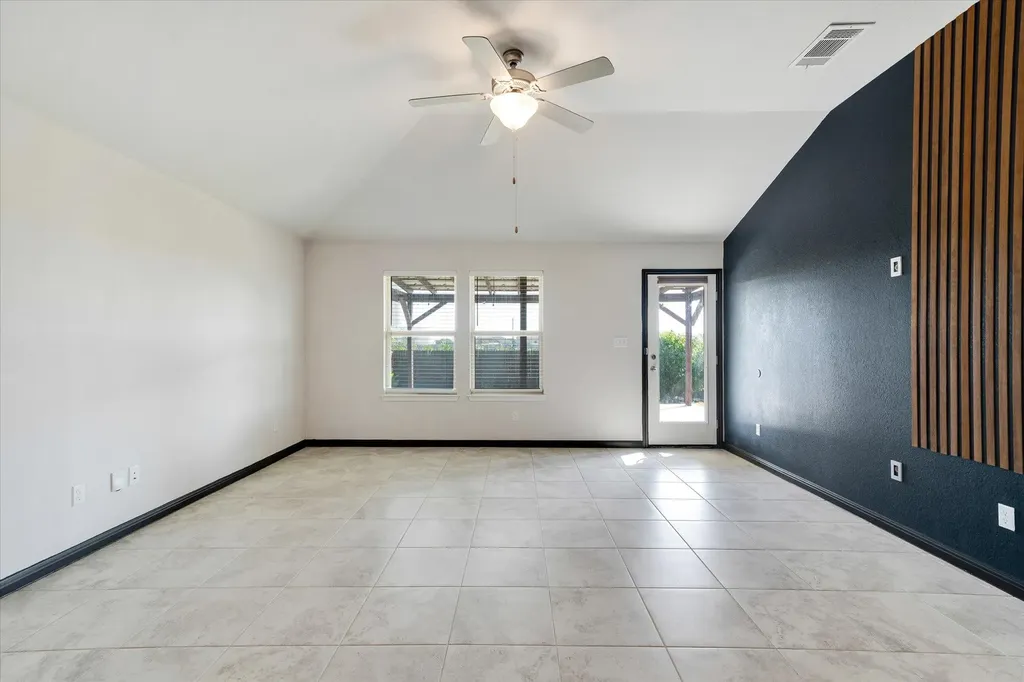 160 Sun Ray Drive Kyle TX 78640