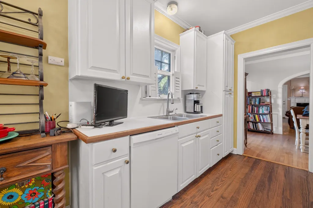 4214 Sinclair Avenue Austin TX 78756