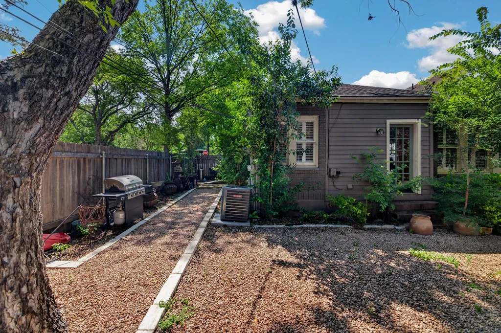 4214 Sinclair Avenue Austin TX 78756