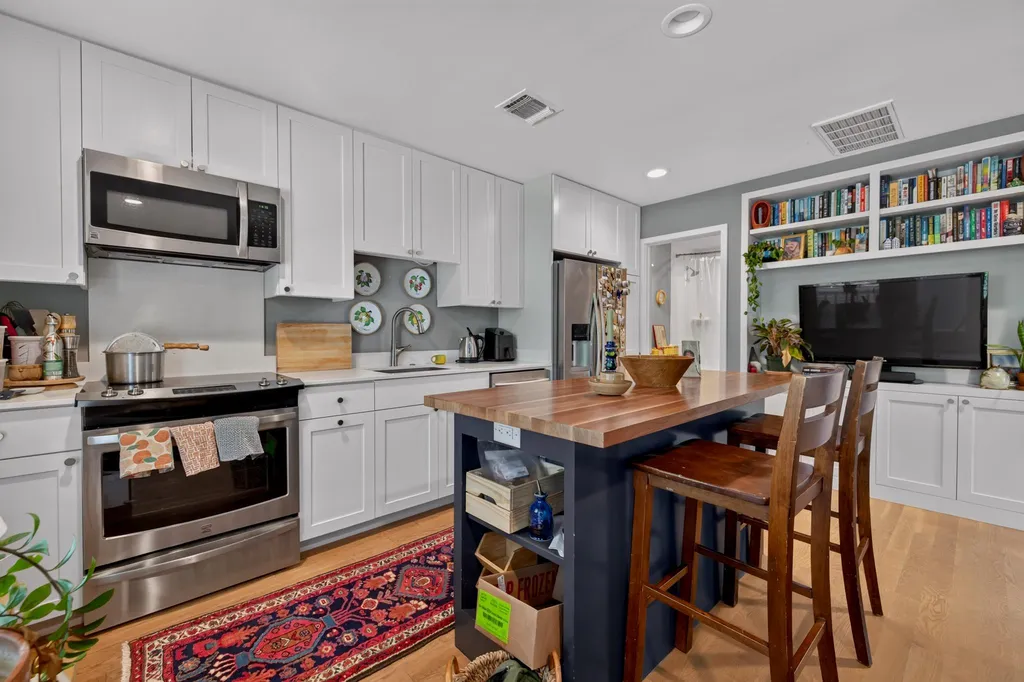 4214 Sinclair Avenue Austin TX 78756