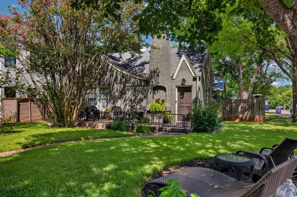 4214 Sinclair Avenue Austin TX 78756