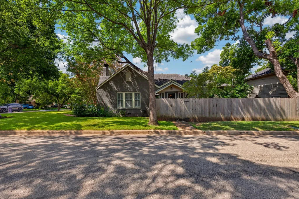 4214 Sinclair Avenue Austin TX 78756