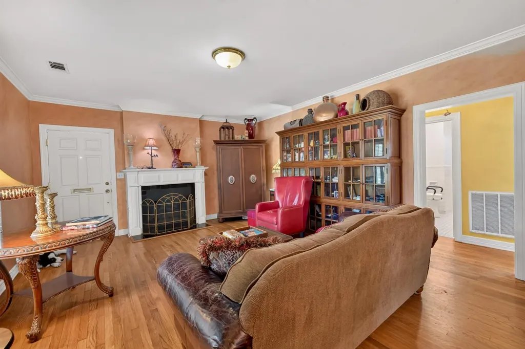 4214 Sinclair Avenue Austin TX 78756