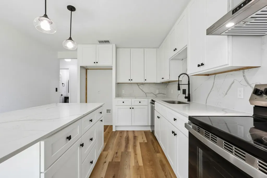4504 Lyra Circle Austin TX 78744