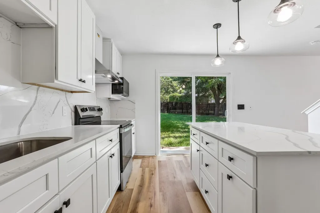 4504 Lyra Circle Austin TX 78744