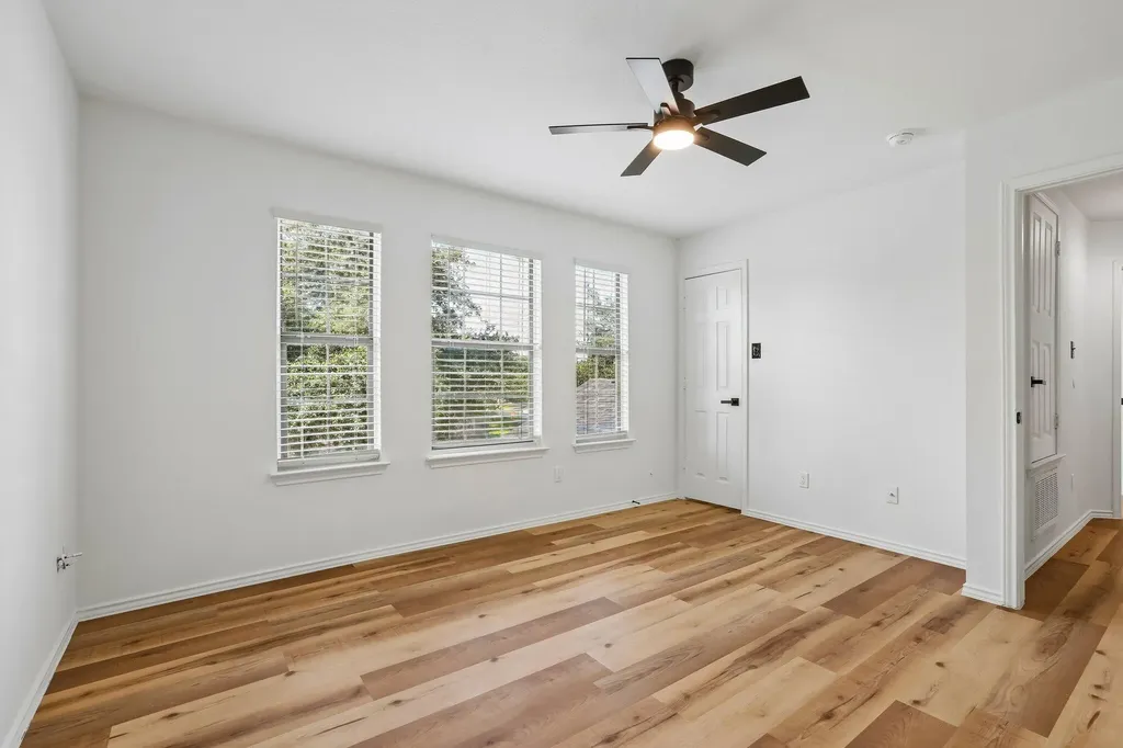 4504 Lyra Circle Austin TX 78744