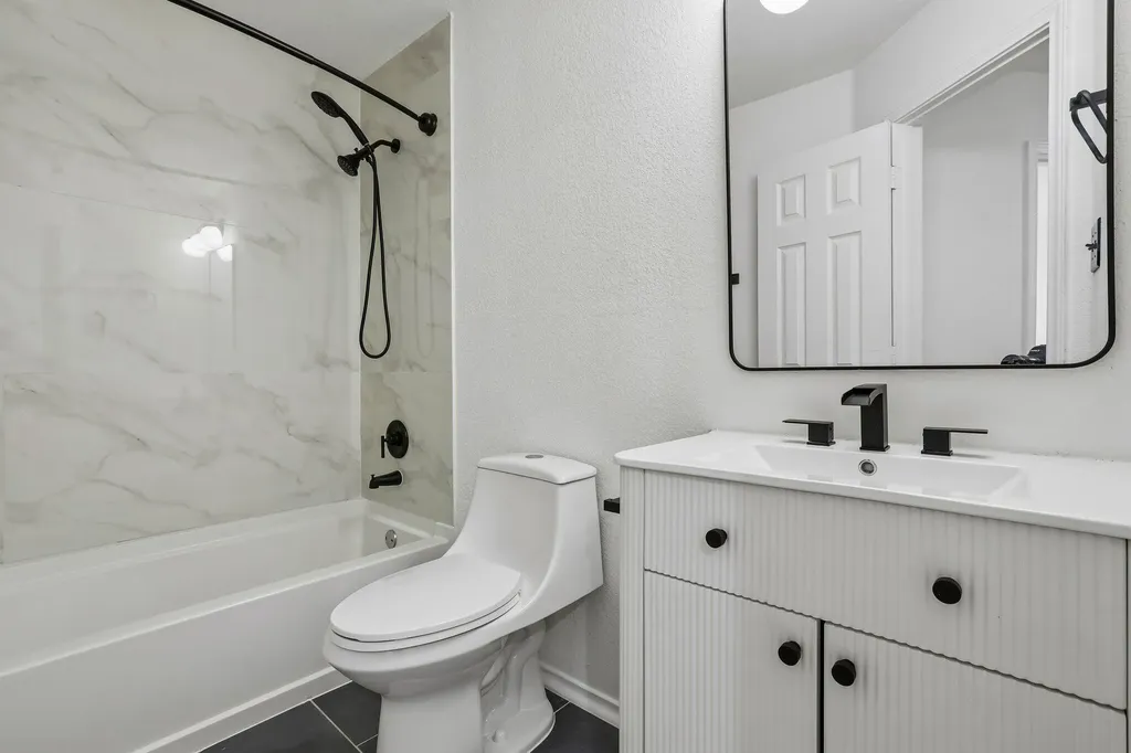 4504 Lyra Circle Austin TX 78744