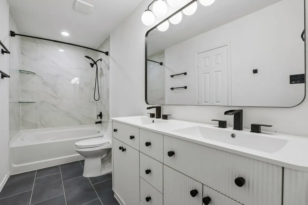 4504 Lyra Circle Austin TX 78744