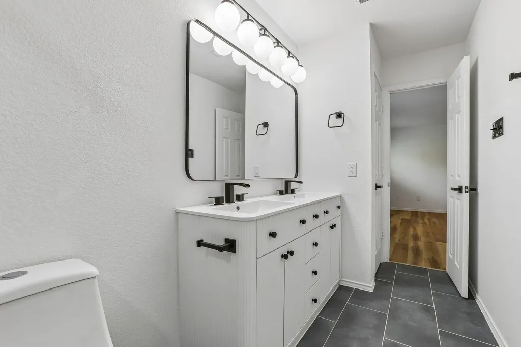 4504 Lyra Circle Austin TX 78744