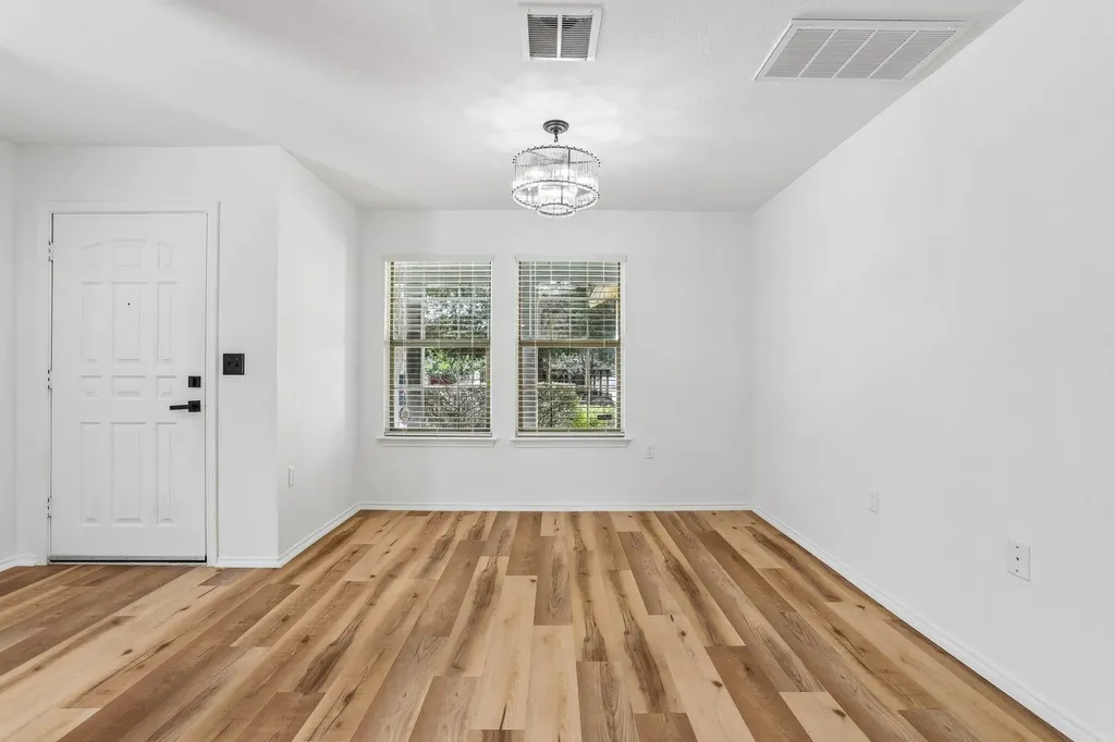 4504 Lyra Circle Austin TX 78744