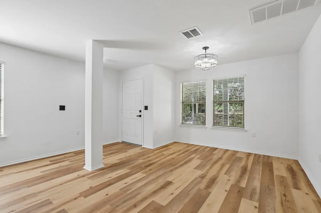 4504 Lyra Circle Austin TX 78744