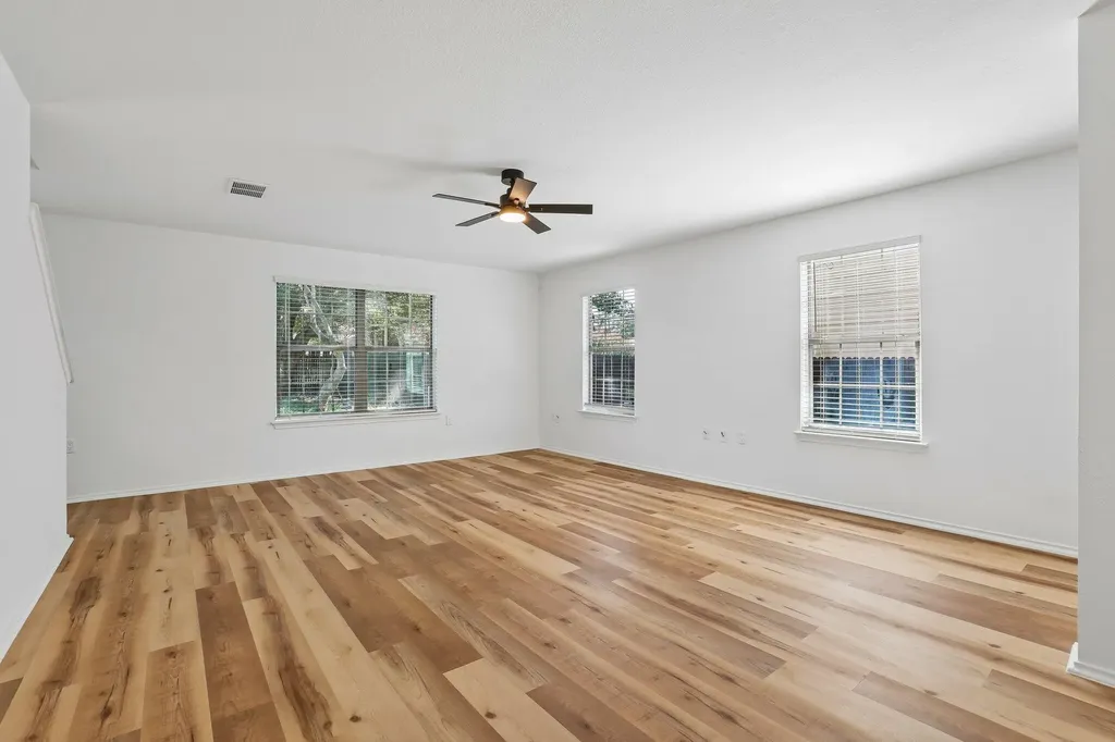 4504 Lyra Circle Austin TX 78744
