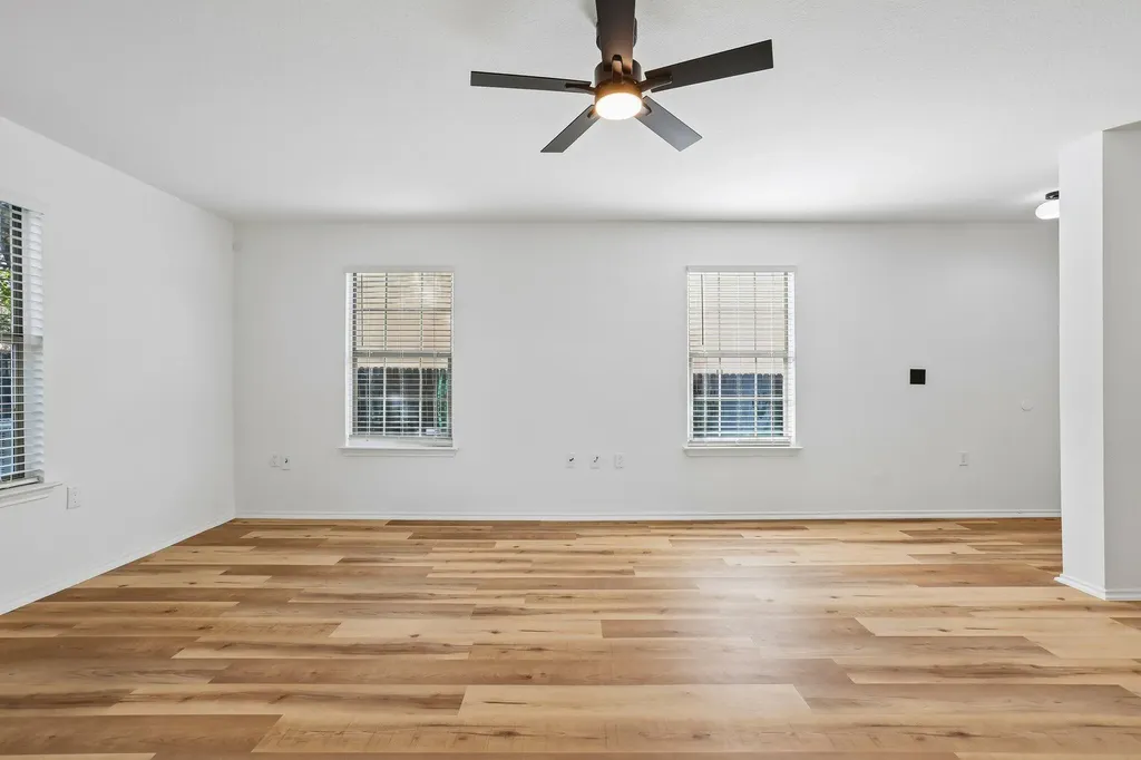 4504 Lyra Circle Austin TX 78744