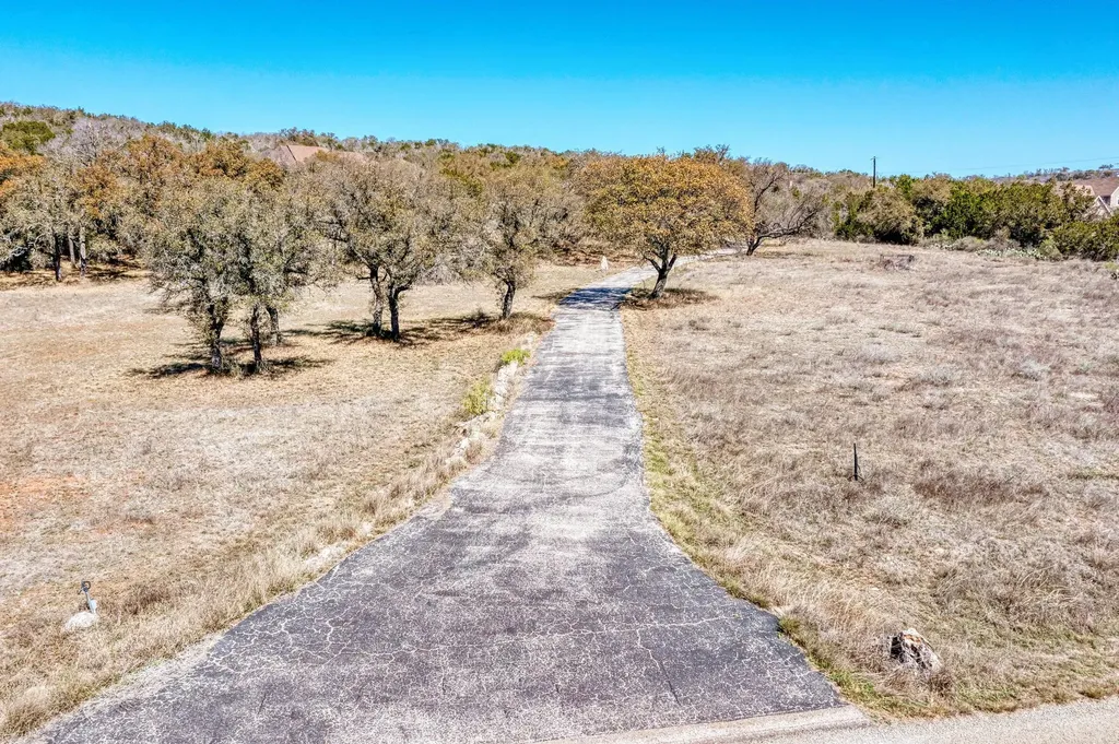 330 Juniper Trail Kingsland TX 78639