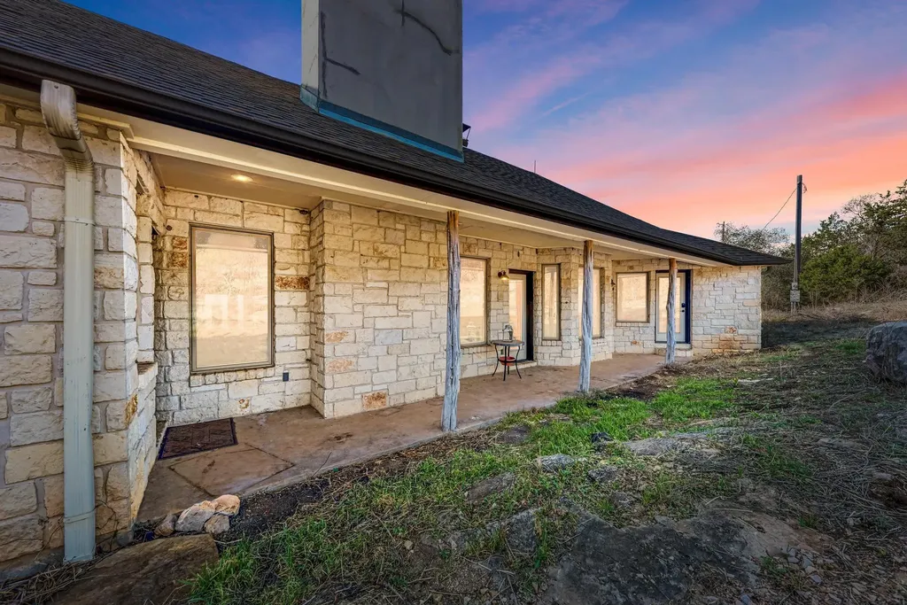 330 Juniper Trail Kingsland TX 78639